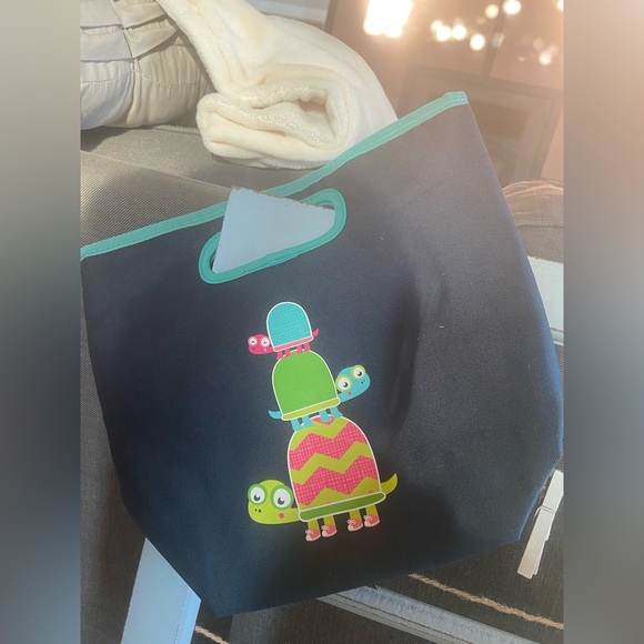 Thirty one go to thermal tote topsy turtle